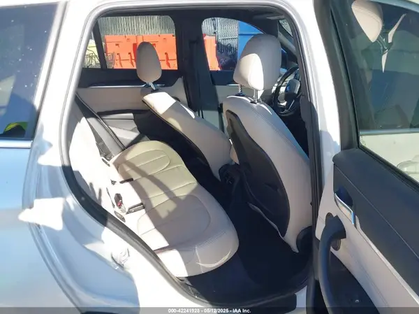 WBXHT3C33GP881606 2016 BMW X1 - Image 8