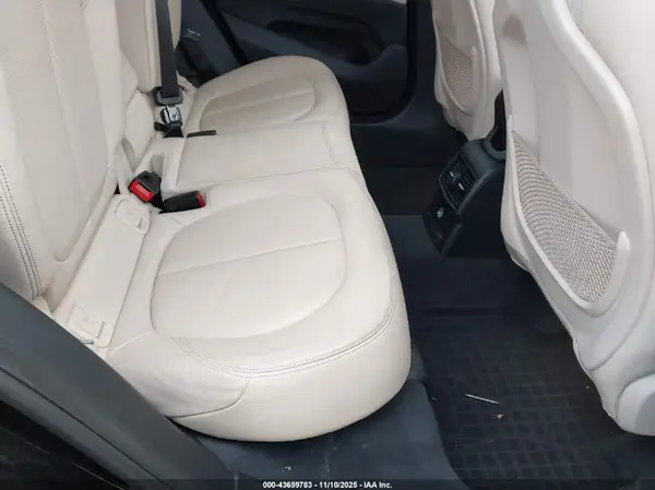 WBXHT3C33GP883193 2016 BMW X1 - Image 8