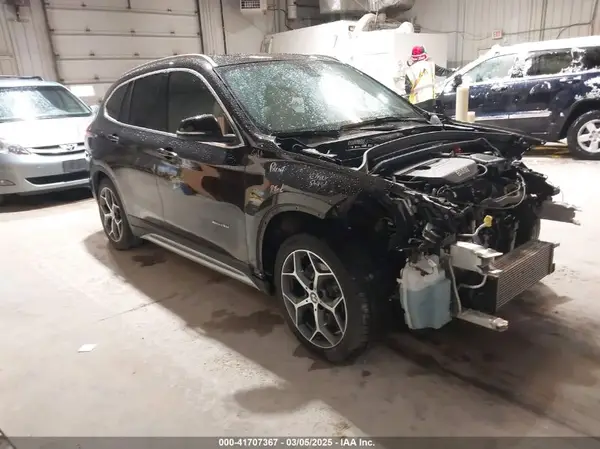 WBXHT3C33GP886935 2016 BMW X1 - Image 1