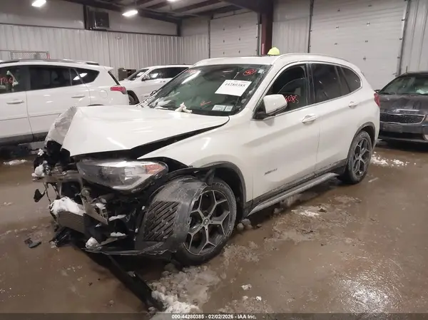 WBXHT3C33GP888359 2016 BMW X1 - Image 2