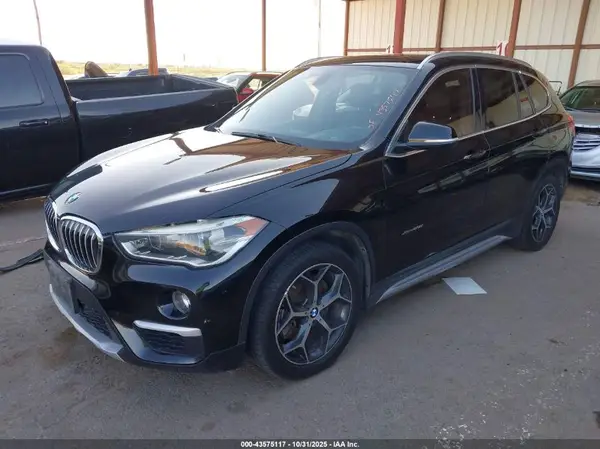 WBXHT3C33GP888989 2016 BMW X1 - Image 2