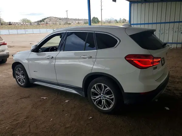 WBXHT3C33H5F71424 2017 BMW X1 - Image 2
