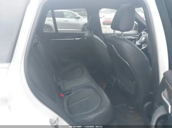 WBXHT3C33H5F72265 2017 BMW X1 - Image 8