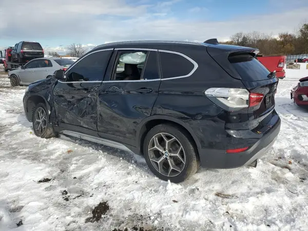 WBXHT3C33H5F72864 2017 BMW X1 - Image 2