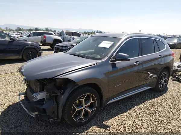 WBXHT3C33H5F73125 2017 BMW X1 - Image 2