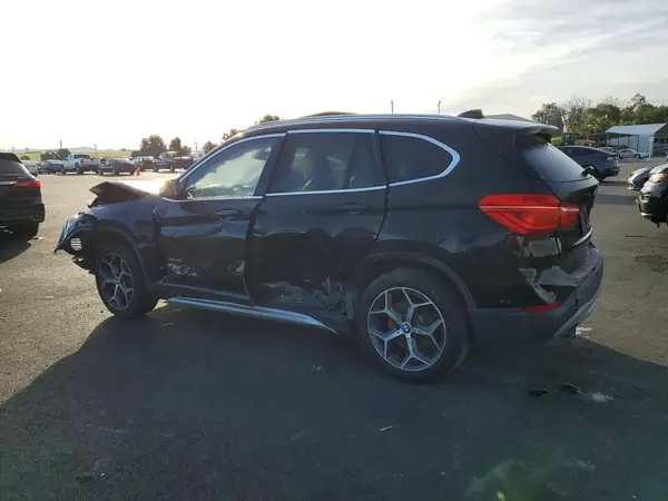 WBXHT3C33H5F73660 2017 BMW X1 - Image 2