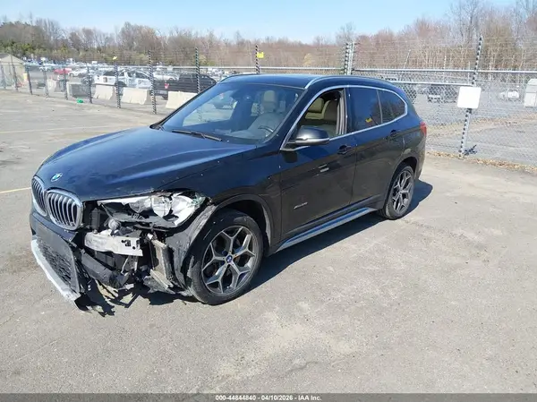 WBXHT3C33H5F76493 2017 BMW X1 - Image 2