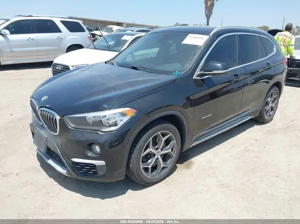 WBXHT3C33H5F81581 2017 BMW X1 - Image 2