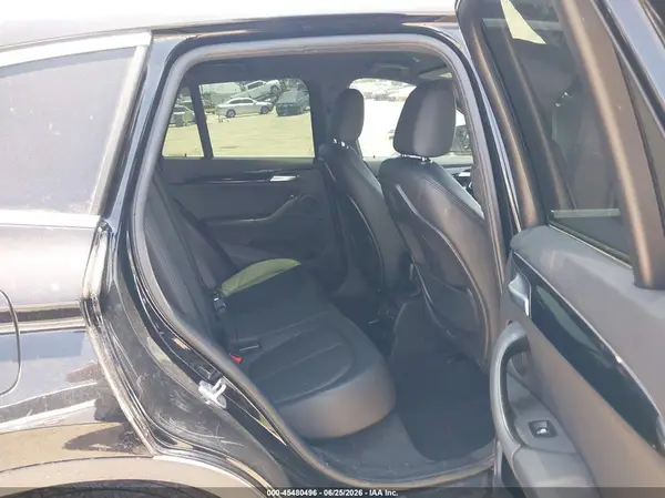 WBXHT3C33H5F81581 2017 BMW X1 - Image 8