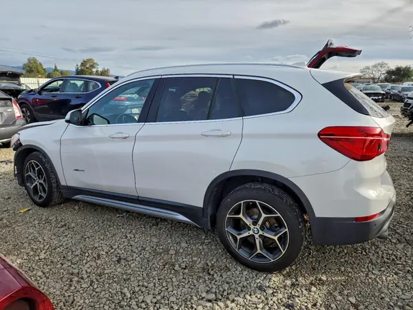 WBXHT3C33H5F83279 2017 BMW X1 - Image 2