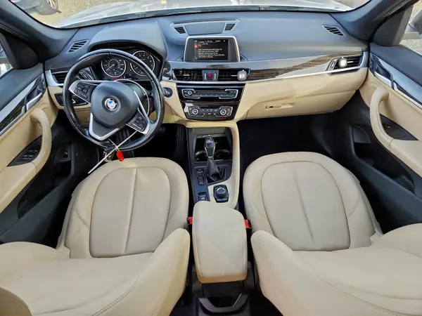WBXHT3C33H5F83279 2017 BMW X1 - Image 8