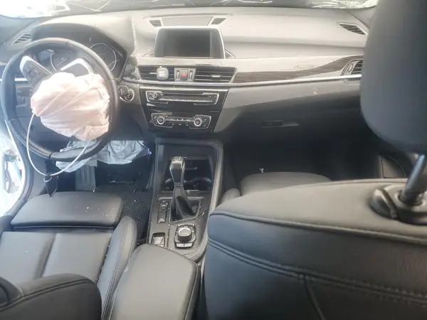 WBXHT3C33H5F84738 2017 BMW X1 - Image 8
