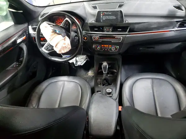 WBXHT3C33H5F84772 2017 BMW X1 - Image 8