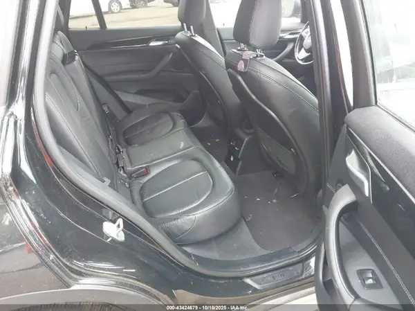 WBXHT3C33H5F86134 2017 BMW X1 - Image 8
