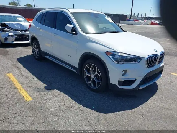 WBXHT3C33H5F86831 2017 BMW X1 - Image 1