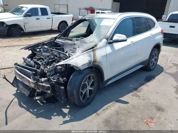 WBXHT3C33J3H32811 2018 BMW X1 - Image 2