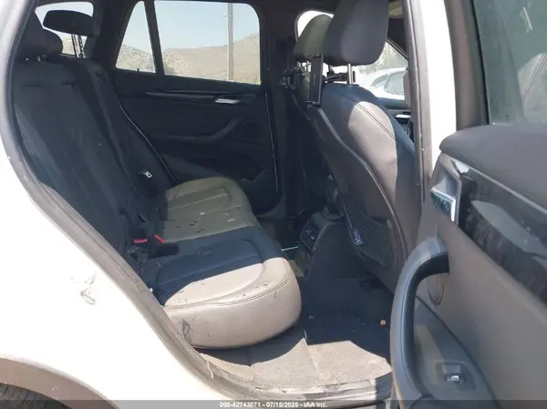 WBXHT3C33J3H32811 2018 BMW X1 - Image 8