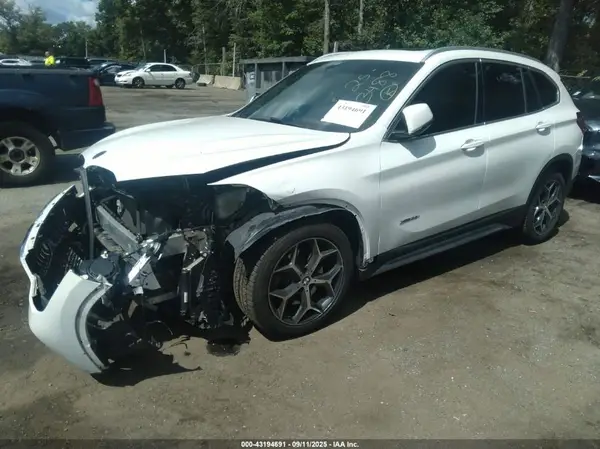 WBXHT3C33J5F89508 2018 BMW X1 - Image 2