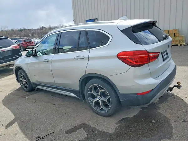 WBXHT3C33J5F90142 2018 BMW X1 - Image 2