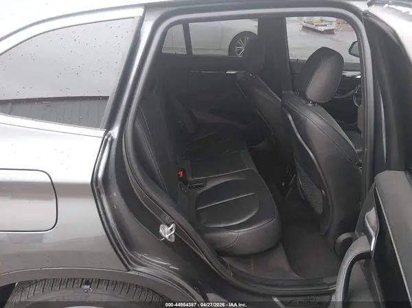 WBXHT3C33J5F90366 2018 BMW X1 - Image 8