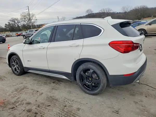 WBXHT3C33J5F91131 2018 BMW X1 - Image 2