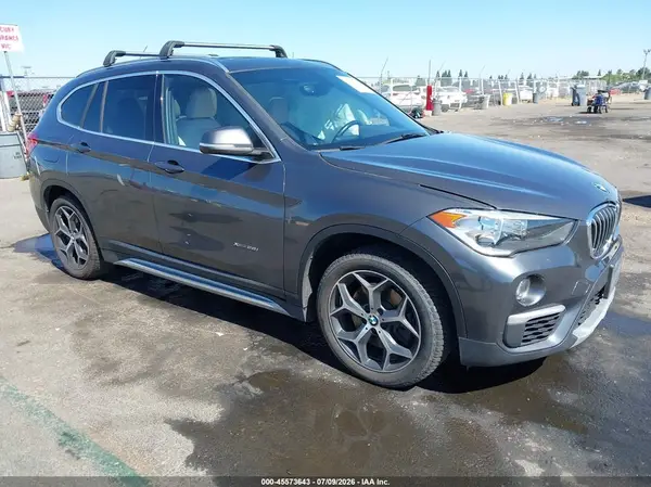 WBXHT3C33J5F91906 2018 BMW X1 - Image 1