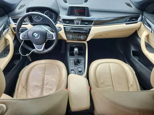WBXHT3C33J5K21133 2018 BMW X1 - Image 8