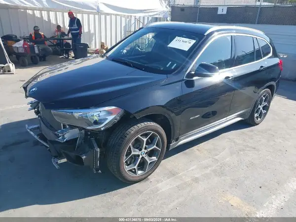 WBXHT3C33J5K22475 2018 BMW X1 - Image 2