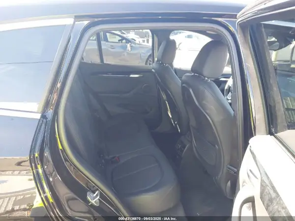 WBXHT3C33J5K22475 2018 BMW X1 - Image 8
