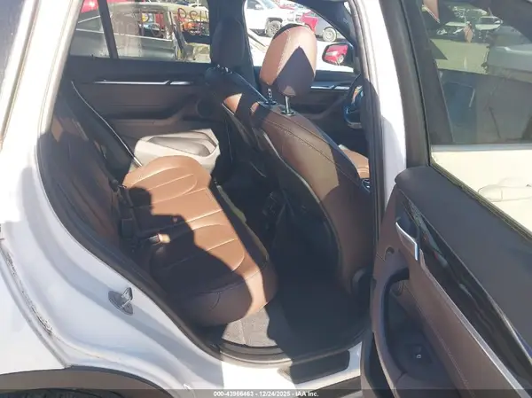 WBXHT3C33J5K27594 2018 BMW X1 - Image 8