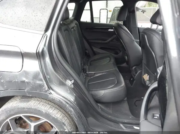 WBXHT3C33J5K27627 2018 BMW X1 - Image 8