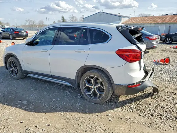 WBXHT3C33J5K30284 2018 BMW X1 - Image 2