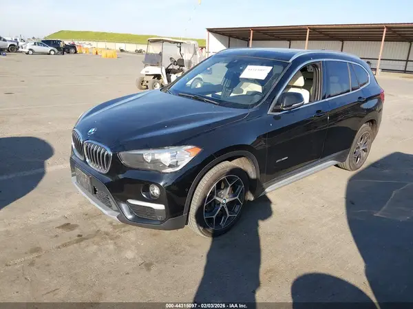 WBXHT3C33J5K30558 2018 BMW X1 - Image 2