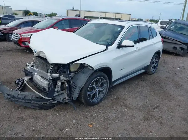 WBXHT3C33J5K30625 2018 BMW X1 - Image 2