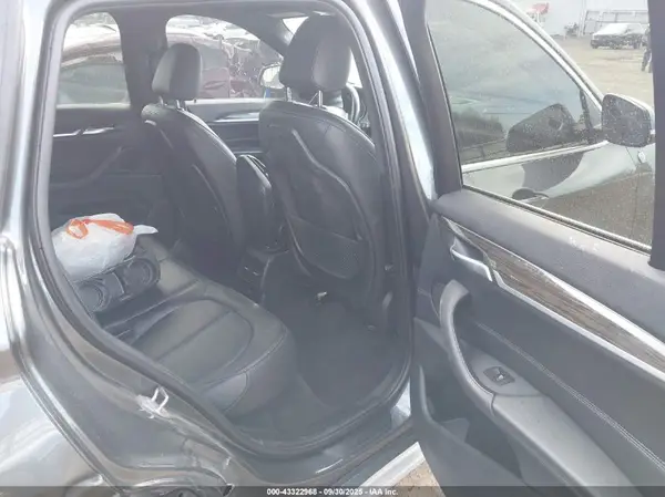 WBXHT3C33J5L26383 2018 BMW X1 - Image 8