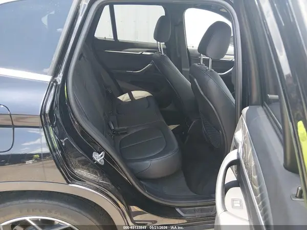 WBXHT3C33J5L28621 2018 BMW X1 - Image 8