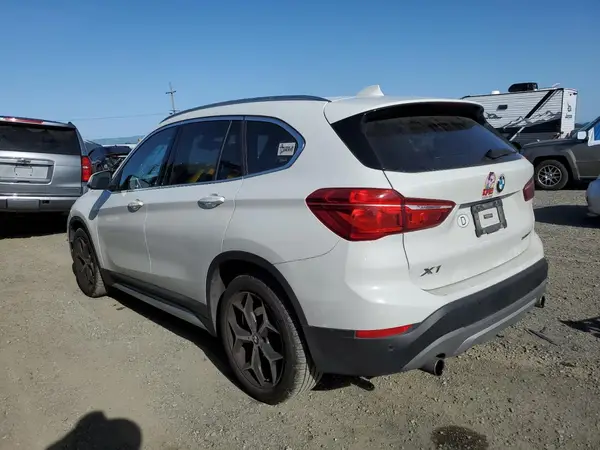 WBXHT3C33J5L29185 2018 BMW X1 - Image 2