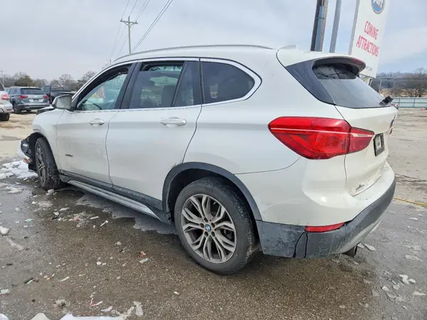 WBXHT3C34G5F64870 2016 BMW X1 - Image 2
