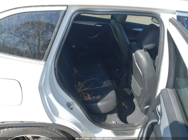 WBXHT3C34GP880481 2016 BMW X1 - Image 8