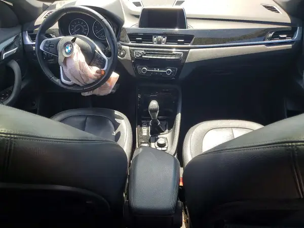 WBXHT3C34GP880853 2016 BMW X1 - Image 8