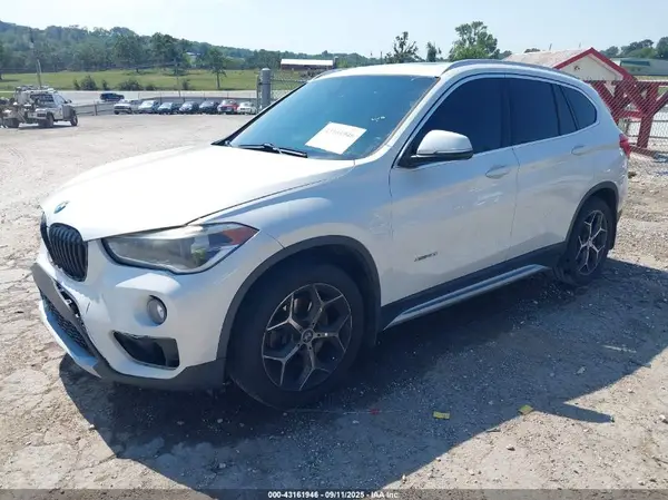 WBXHT3C34GP881095 2016 BMW X1 - Image 2