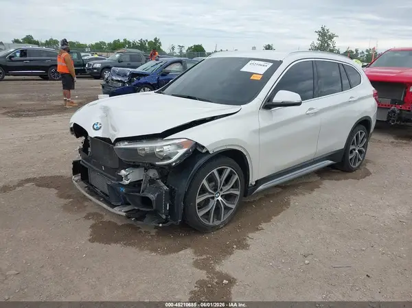 WBXHT3C34GP882280 2016 BMW X1 - Image 2