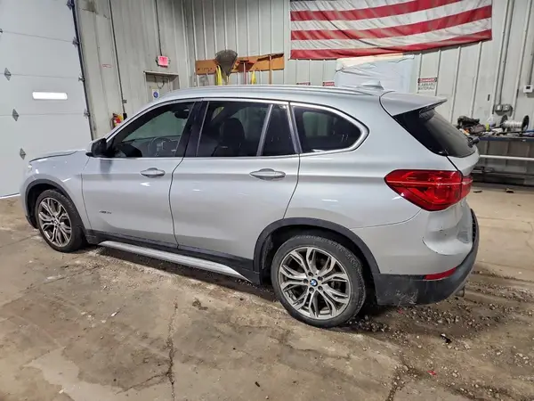 WBXHT3C34GP885082 2016 BMW X1 - Image 2