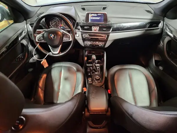 WBXHT3C34GP885082 2016 BMW X1 - Image 8