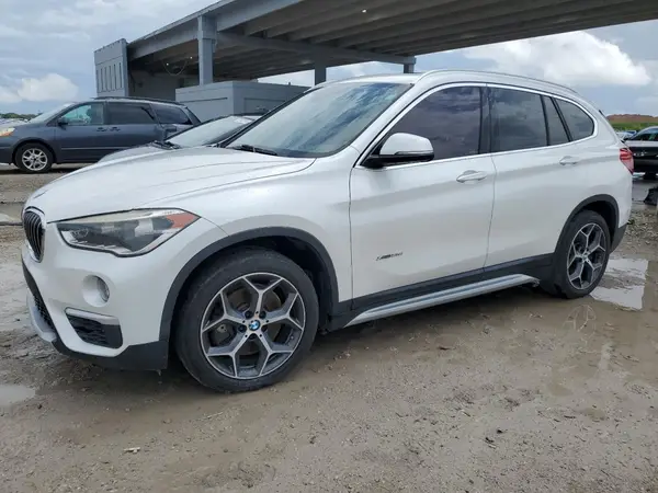 WBXHT3C34GP887401 2016 BMW X1 - Image 1
