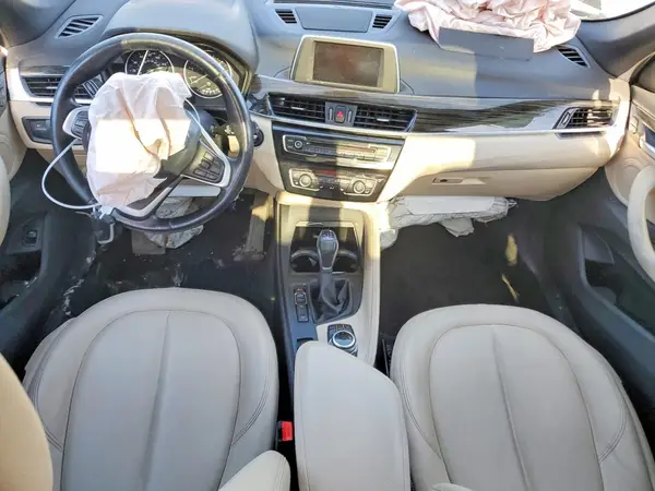 WBXHT3C34H5F70024 2017 BMW X1 - Image 8