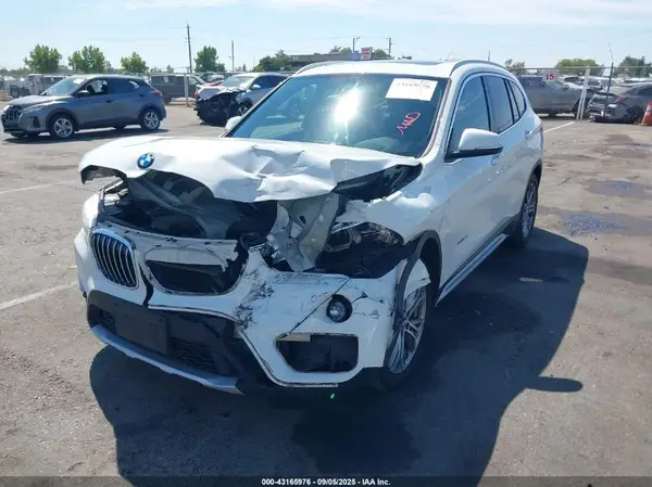 WBXHT3C34H5F76275 2017 BMW X1 - Image 2