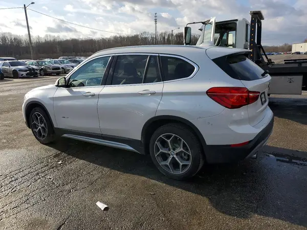 WBXHT3C34H5F80486 2017 BMW X1 - Image 2