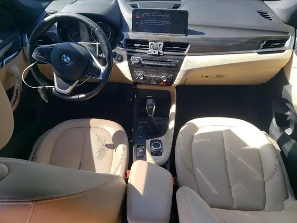 WBXHT3C34H5F84053 2017 BMW X1 - Image 8