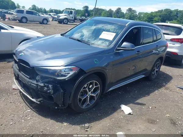 WBXHT3C34J3H32333 2018 BMW X1 - Image 2